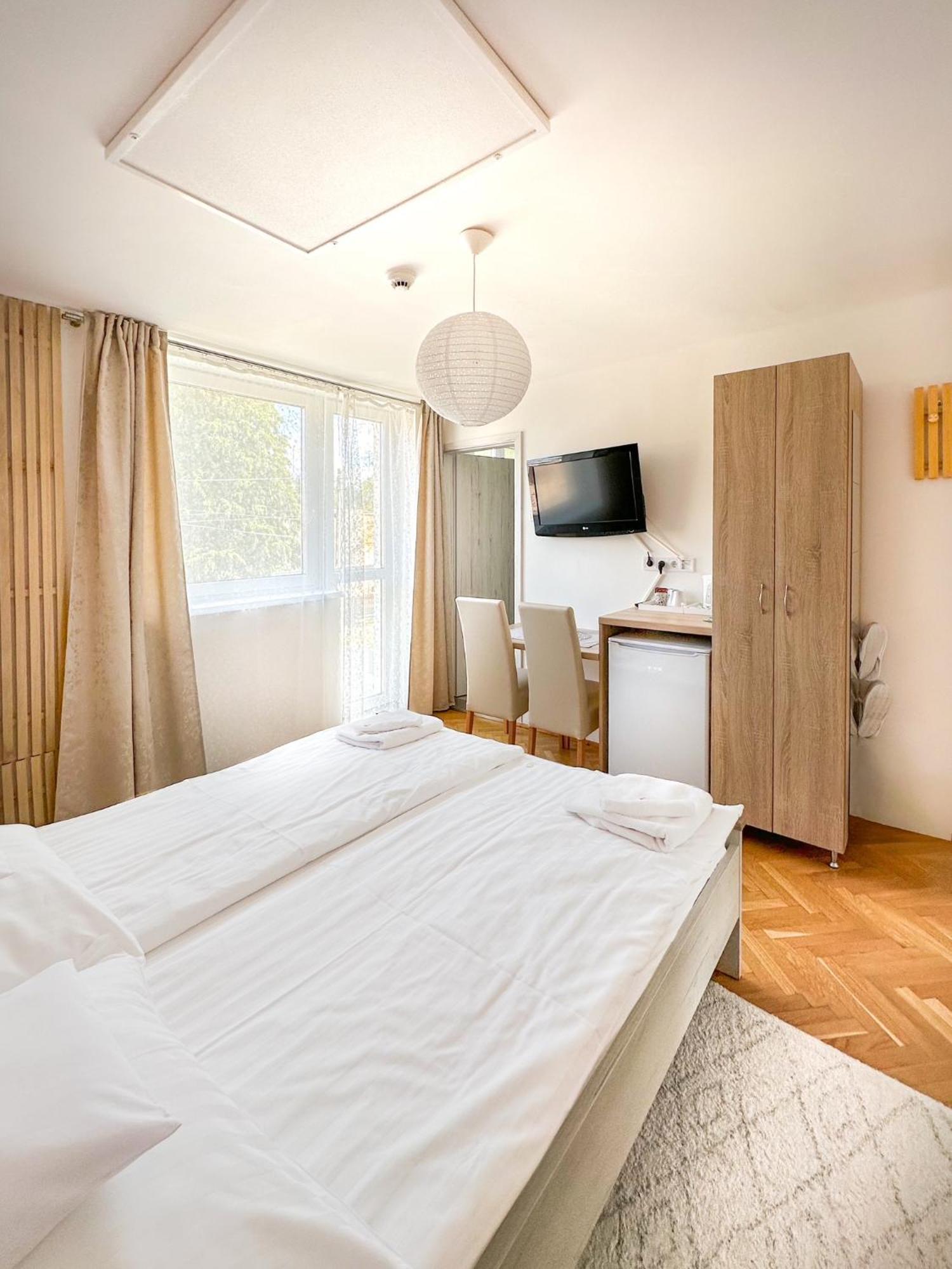 Zen House Bed and Breakfast Hajdúszoboszló Buitenkant foto